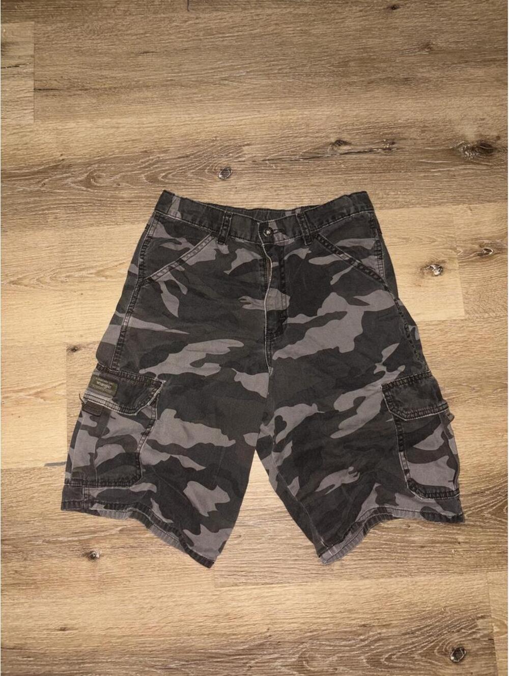 Wrangler Black Gray Camo Cargo Shorts Size 16 Regular Baggy